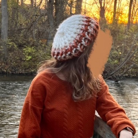 One of a kind hand-crocheted, vintage beret - Picture 1 of 4